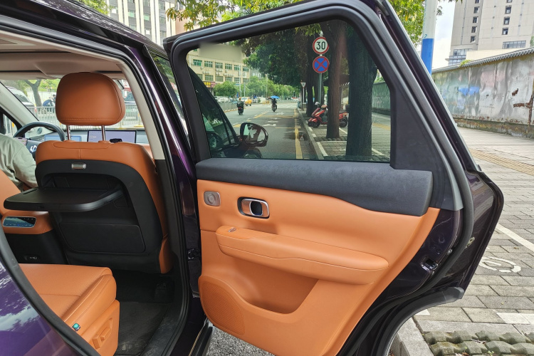 零跑汽车 零跑C16 2024款 增程 200激光雷达版局部细节9004