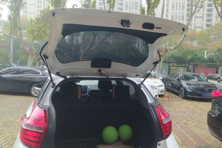 丰田 YARiS L 致炫 2016款 改款 1.5E CVT魅动版机舱底盘23