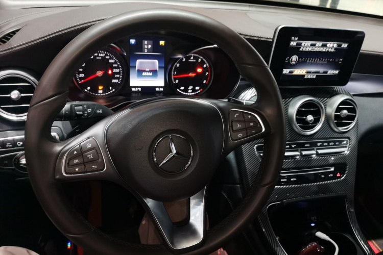 奔驰GLC 2019款 GLC 260 L 4MATIC 豪华型中控内饰13