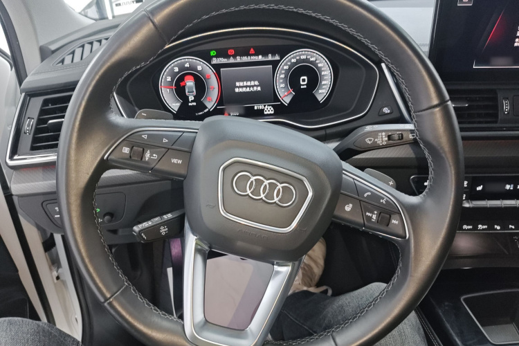 奥迪Q5L 2022款 改款 40T 豪华动感型中控内饰13