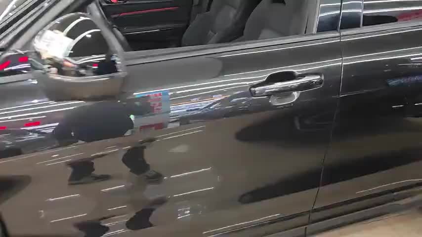 领克01 2023款 2.0TD 四驱暗夜版实拍1