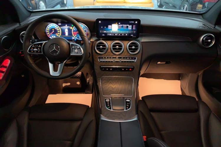奔驰GLC 2021款 GLC 260 L 4MATIC 豪华型中控内饰12