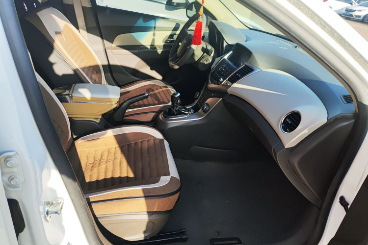 雪佛兰 科鲁兹 2015款 1.5L 经典 SL MT局部细节41