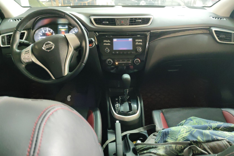日产 逍客 2017款 2.0L CVT豪华版 国V中控内饰7002