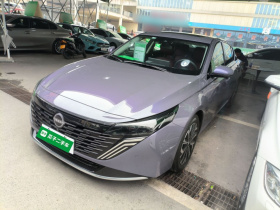 日产 天籁 2026款 鸿蒙座舱 2.0L 智能超舒适版