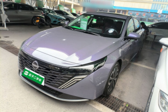 日产 天籁 2026款 鸿蒙座舱 2.0L 智能超舒适版