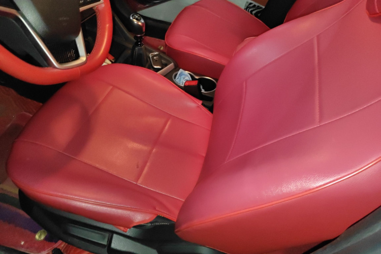 江汽集团 瑞风S4 2019款 1.6L 手动超越型中控内饰19