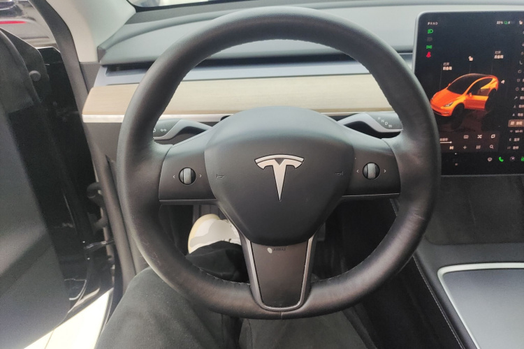 特斯拉 Model Y 2022款 长续航全轮驱动版局部细节13