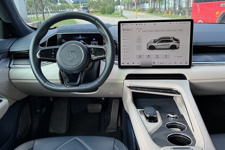 极氪001 2022款 超长续航双电机 YOU版局部细节13