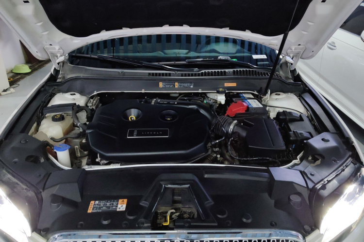 林肯MKZ 2019款 2.0T 尊雅版 国VI机舱底盘24