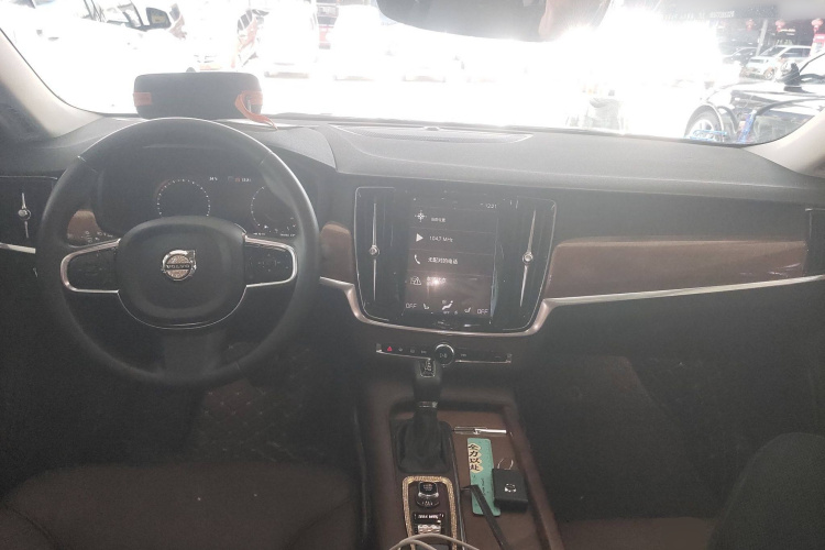 沃尔沃S90 2019款 T5 智远版中控内饰12