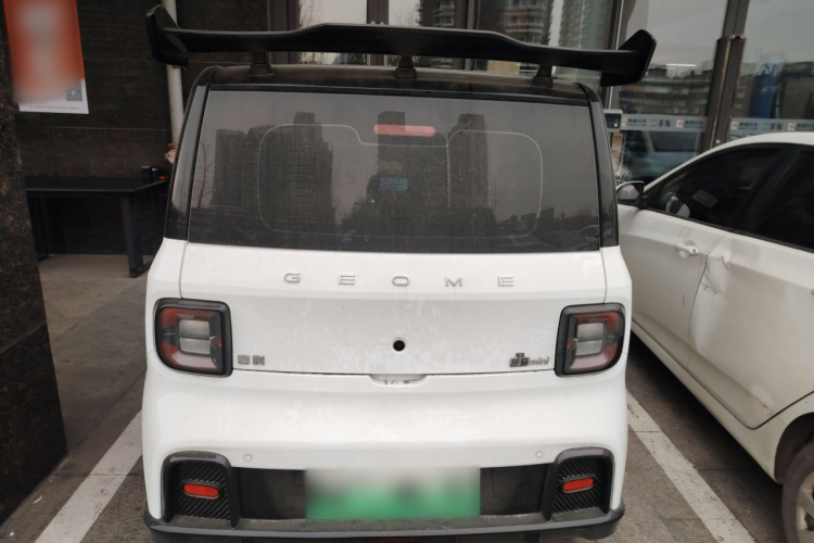 吉利银河 2025款 210km 熊猫骑士车身外观6