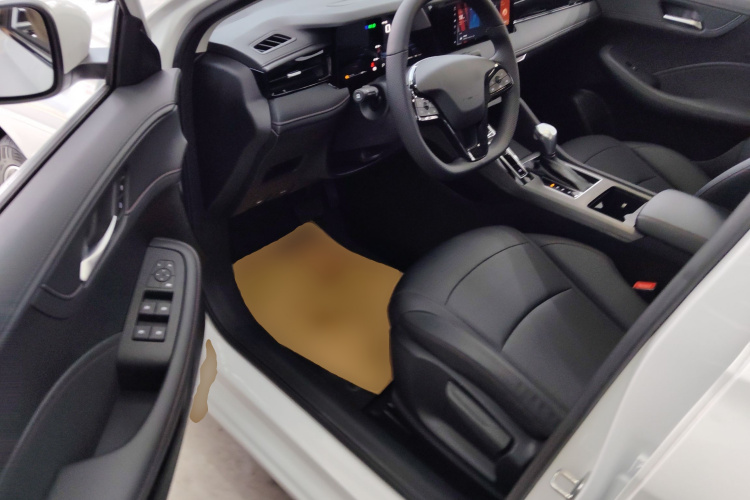 荣威i5 2024款 1.5L CVT尊荣版中控内饰20