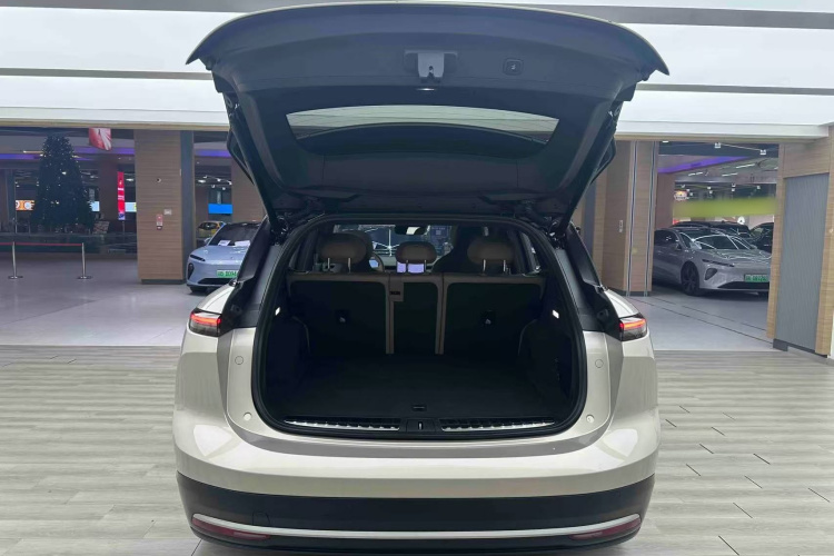 蔚来ES6 2024款 75kWh机舱底盘23