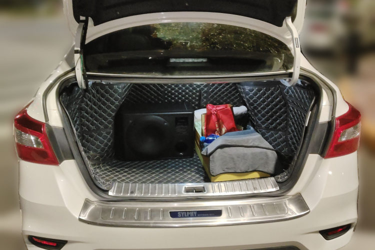 日产 轩逸 2022款 经典 1.6XE CVT舒适版中控内饰23