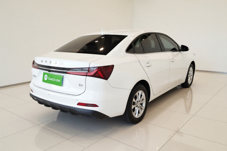 荣威i5 2023款 1.5L 手动舒享版车身外观7