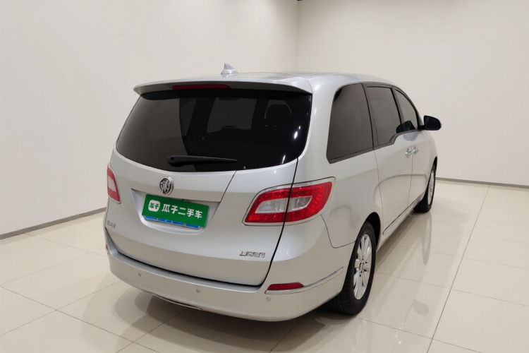 别克GL8 2011款 2.4L LT豪华商务行政版车身外观7