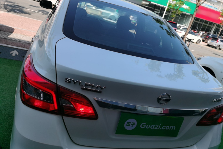 日产 轩逸 2022款 经典 1.6XE CVT舒适版车身外观6