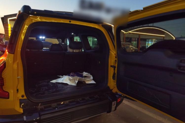 深蓝汽车 深蓝G318 2025款 无忧穿越版 四驱秘境版机舱底盘23