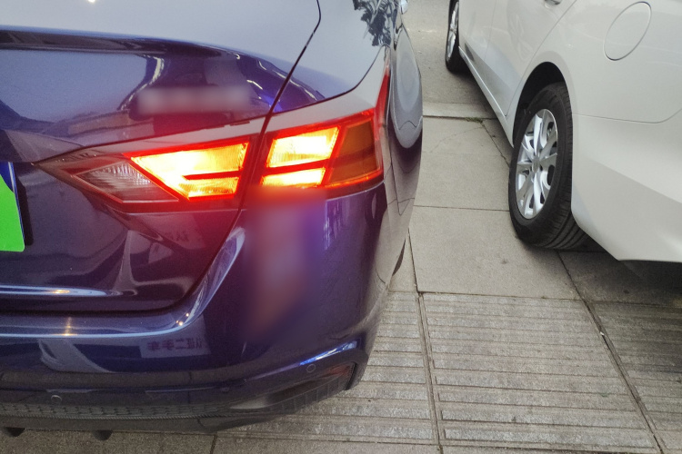 日产 天籁 2019款 2.0L XL Upper 智行版车身外观9