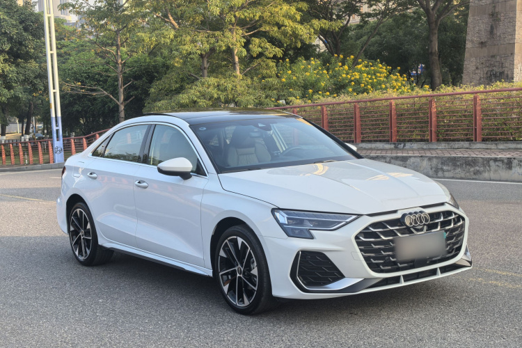 奥迪A3 2025款 A3L Limousine 35TFSI 飞驰尊享型车身外观6004