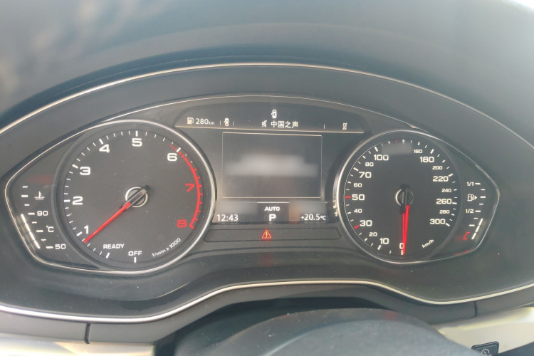 奥迪A4L 2018款 30周年年型 45 TFSI quattro 个性运动版局部细节14