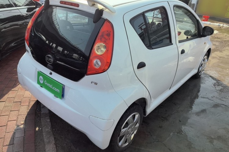 比亚迪F0 2015款 1.0L 铉酷型车身外观7