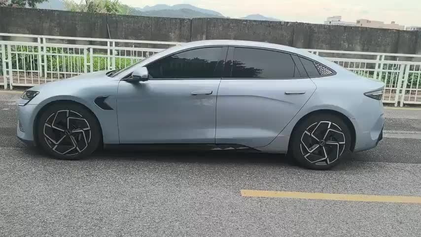比亚迪 海豹 2022款 700km 长续航后驱版实拍1