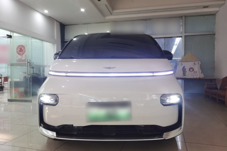 吉利银河 翼真L380 2024款 140度 6座 四驱Ultra车身外观2