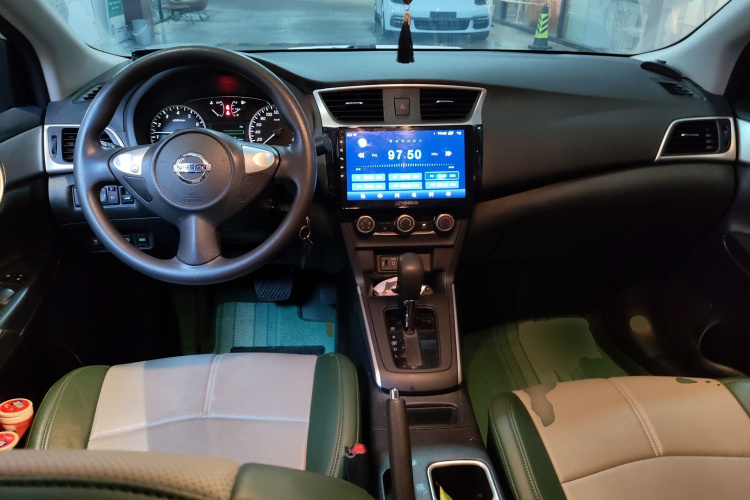 日产 轩逸 2024款 经典 1.6XE CVT舒适版中控内饰7002