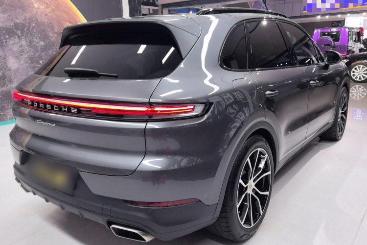保时捷 2024款 Cayenne 3.0T车身外观6005