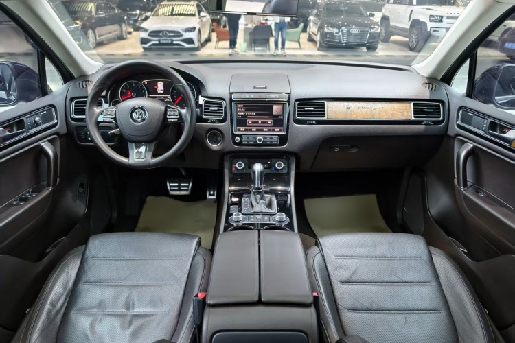 大众 途锐 2017款 3.0TSI 拓界版中控内饰7001