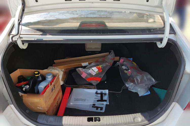 现代 悦动 2011款 1.6L 自动豪华型中控内饰23