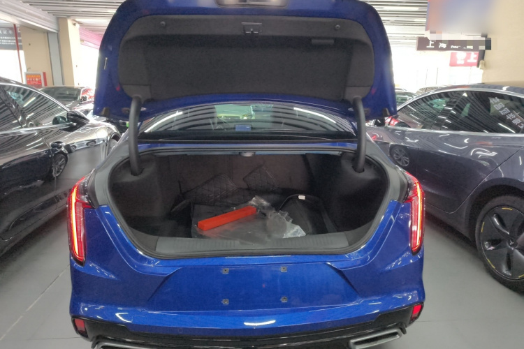 凯迪拉克CT4 2021款 28T 风尚型机舱底盘23