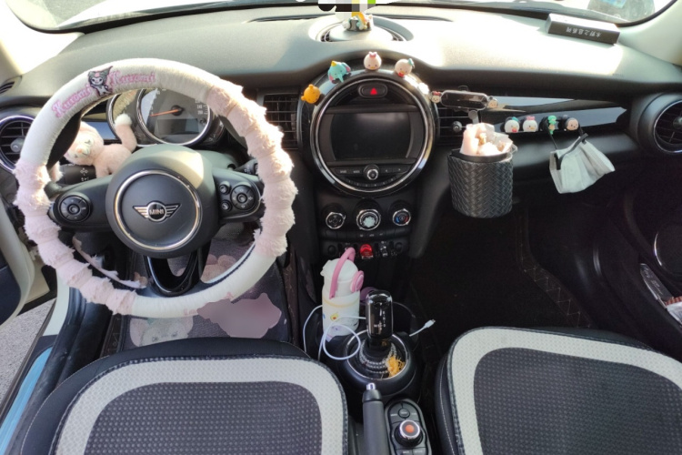 MINI 2021款 1.5T ONE PLUS中控内饰12