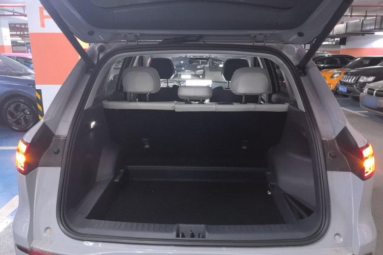 吉利银河 银河E5 2024款 530km 星舰版机舱底盘23