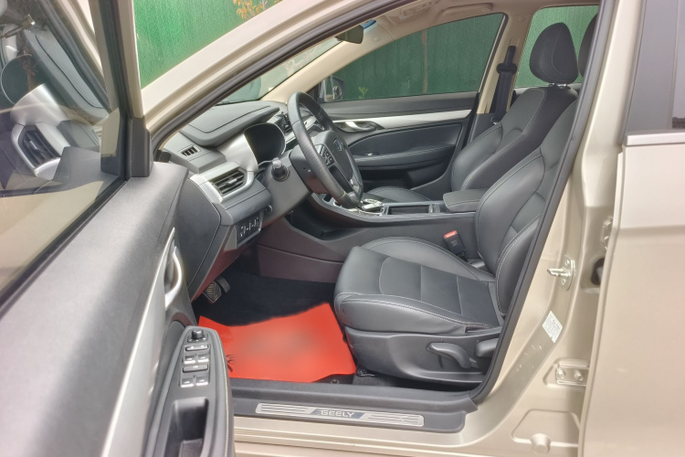 吉利汽车 帝豪 2018款 1.5L CVT向上互联版中控内饰7003