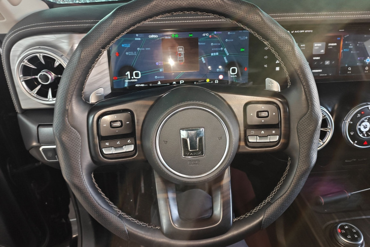 坦克300 2021款 越野版 2.0T 征服者中控内饰13