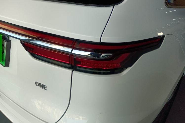 理想汽车 理想ONE 2020款 增程6座版车身外观9