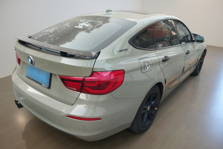 宝马3系GT 2017款 320i 时尚型车身外观7