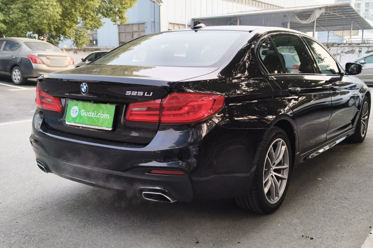 宝马5系 2018款 525Li M运动套装车身外观7