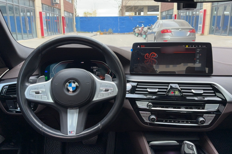 宝马5系 2023款 530Li 领先型 M运动套装中控内饰7003