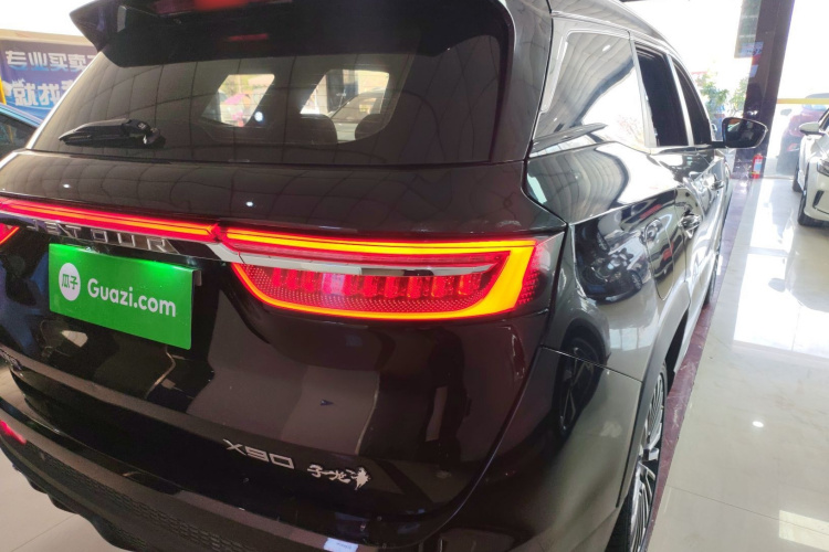 捷途X90 2023款 子龙 2.0T DCT常胜版 5座车身外观9