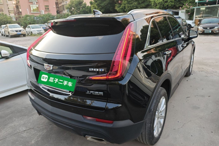 凯迪拉克XT4 2022款 28T 两驱风尚型车身外观7