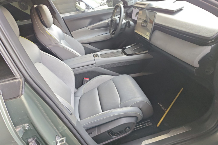 领克08 EM-P 2023款 220km 四驱性能Halo局部细节41