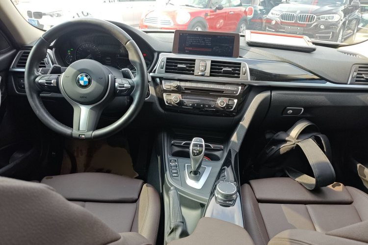 宝马3系 2019款 320Li M运动套装中控内饰7002