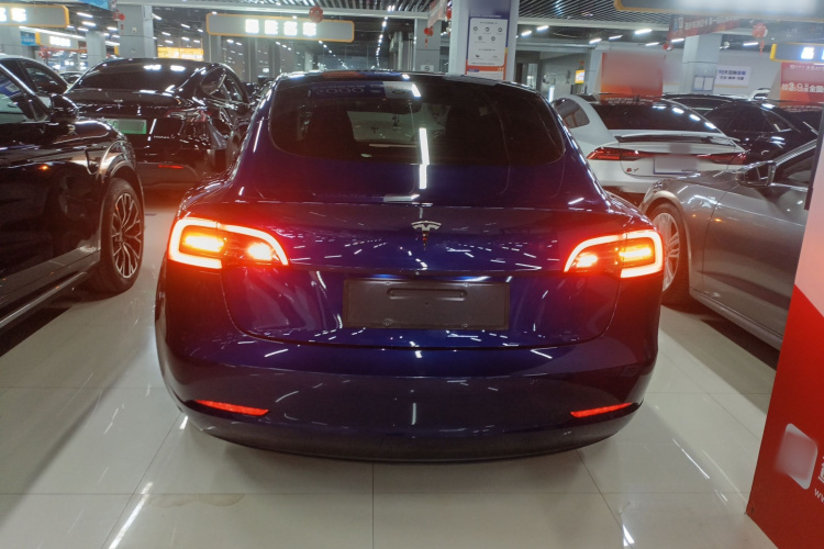 特斯拉 Model 3 2022款 后轮驱动版车身外观6004