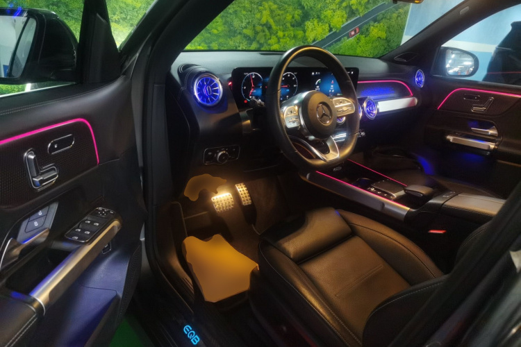 奔驰EQB 2022款 EQB 350 4MATIC 首发特别版中控内饰7003