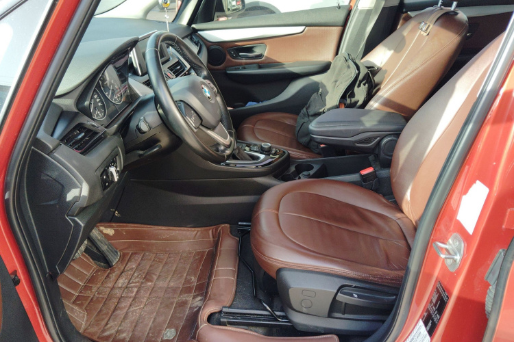 宝马2系旅行车 2016款 218i 时尚型中控内饰19