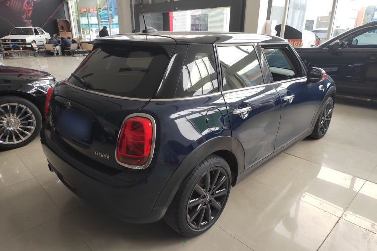 MINI 2018款 1.5T COOPER 艺术家 五门版车身外观6005